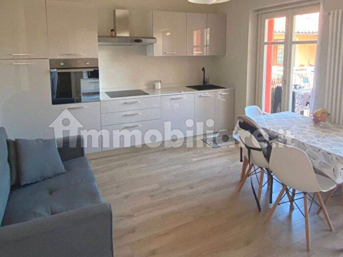 Appartamento trilocale in affitto in Via Roma, Centro, Villanova Mondovì