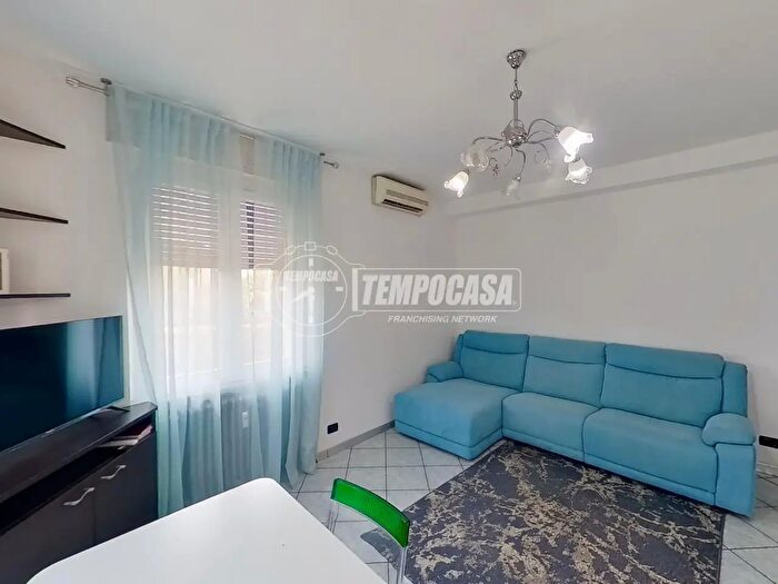 Appartamento trilocale in vendita in Via Milano, Meda