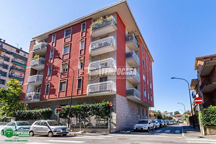 Appartamento trilocale in vendita in Via I Maggio, Cinisello Balsamo