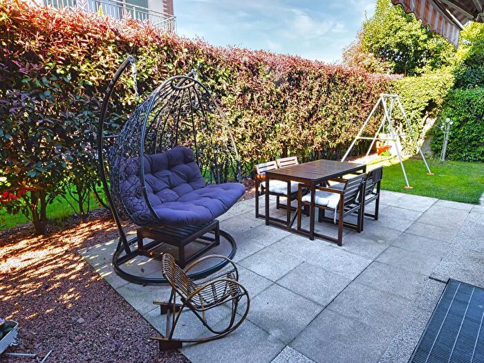 Appartamento trilocale in vendita in Via Guglielmo Oberdan, Cislago