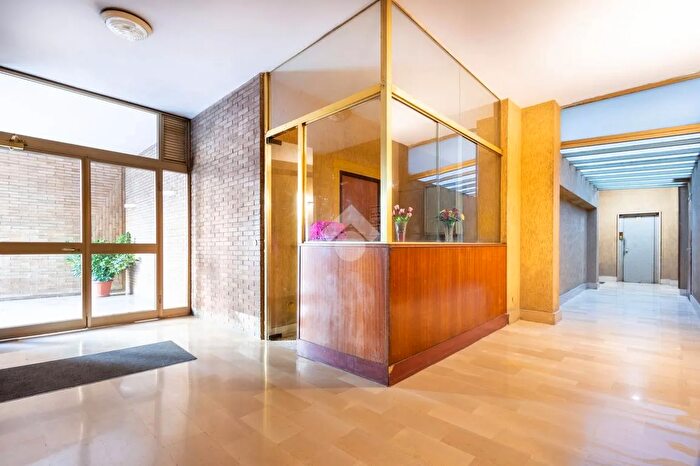 Appartamento trilocale in vendita in Via Alberto Pollio, Roma