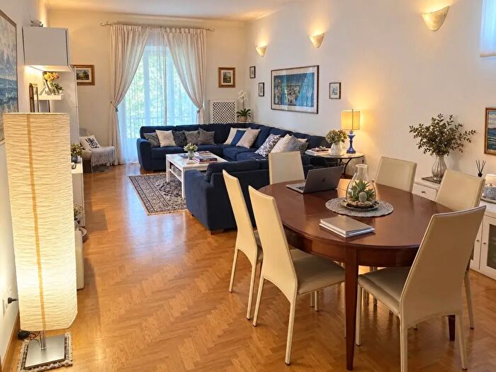 Appartamento con 6 locali in vendita in Via Circondaria, Firenze