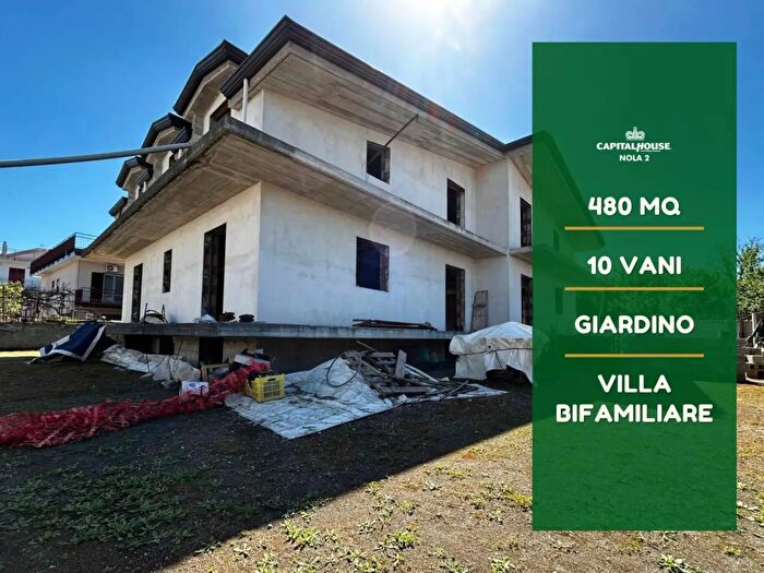 Casa con 10 locali in vendita in Casamarciano