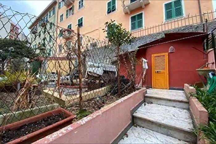 Appartamento trilocale in vendita in Via delle Rovare Genova, Genova