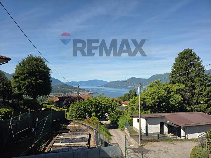 Casa con 5 locali in vendita in Via Roggiolo, Luino