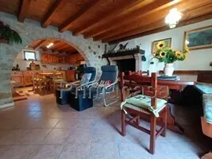 Casa con 7 locali in vendita in Campofontana, Selva Di Progno