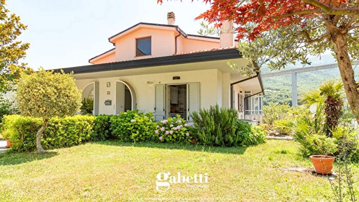 Casa con 11 locali in vendita in Via Scesa dei Mulini, Villa Santa Maria