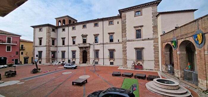 Appartamento con 5 locali in vendita in Via Federico Cesi, Acquasparta