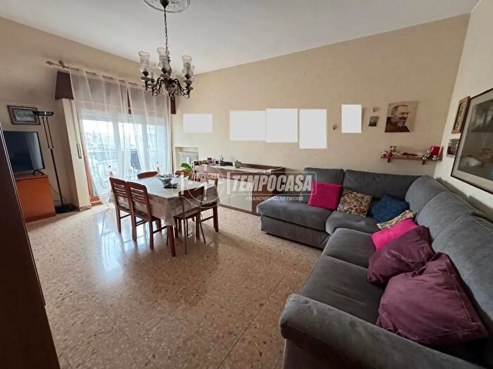Appartamento trilocale in vendita in Via Monte Bisbino, Baranzate