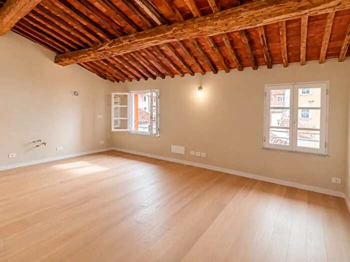 Appartamento bilocale in vendita in Lucca