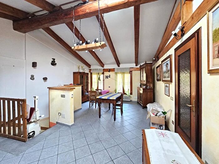 Casa trilocale in vendita in Via C Petiti, Caluso