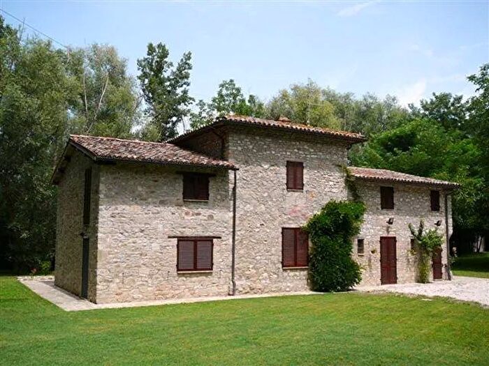 Casa con 7 locali in vendita in Strada Provinciale di Pantano Perugia, Perugia