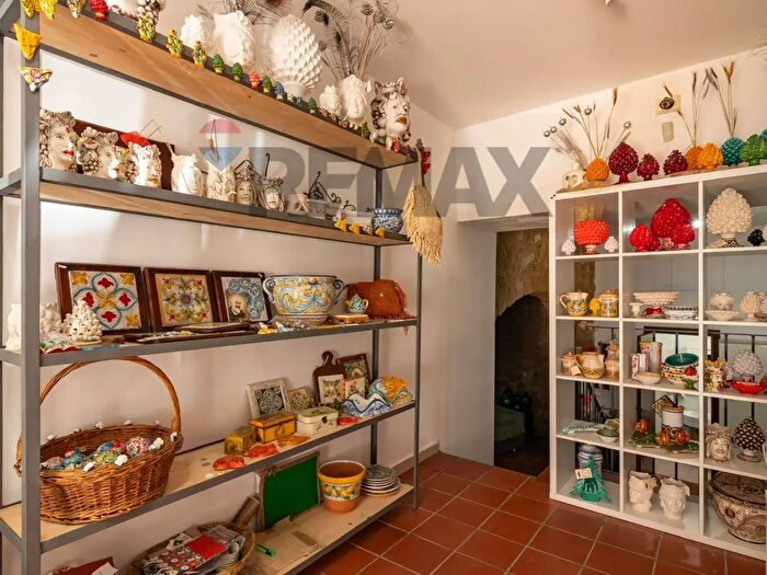 Appartamento trilocale in vendita in Piazza Innocenzo, Caltagirone