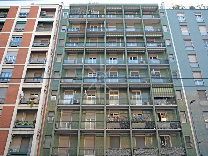 Appartamento bilocale in affitto in Viale Bezzi, Milano