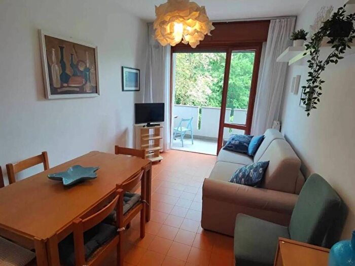 Appartamento quadrilocale in affitto in Via Vincenzo Bellini No Number, Ronchi Poveromo, Massa