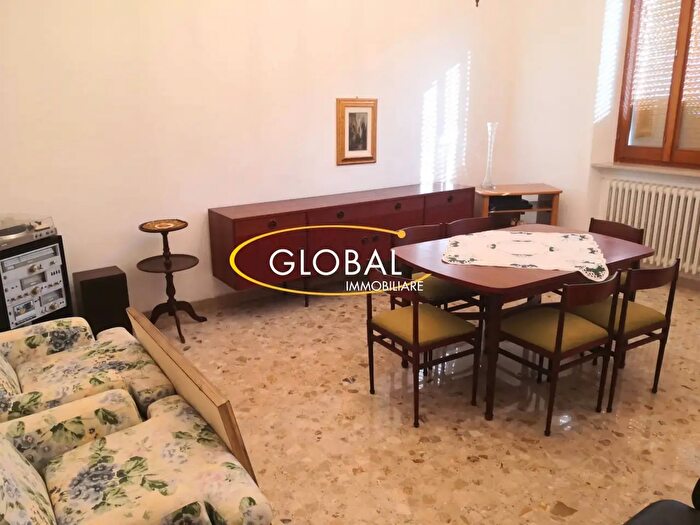 Appartamento con 5 locali in affitto in Via Trieste, Ancona