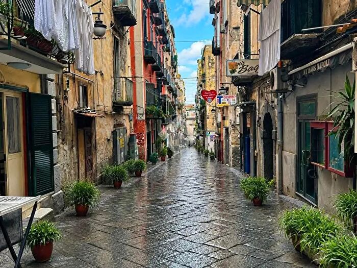 Appartamento bilocale in vendita in Via San Mattia, Napoli