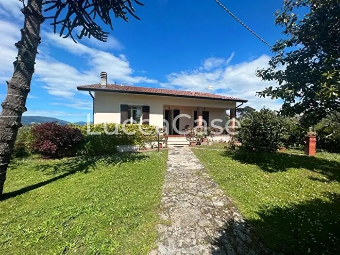 Casa con 12 locali in vendita in a di S Ginese, Capannori