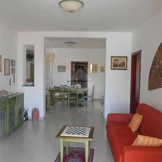 Appartamento trilocale in affitto in Castelvetrano