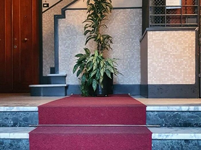 Appartamento con 6 locali in affitto in Piazza Giuseppe Rensi, Albaro, Genova