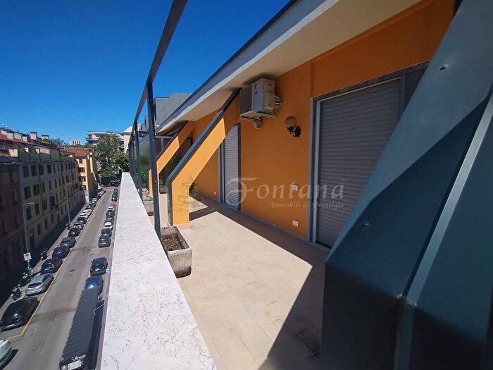 Casa trilocale in affitto in Via Andrea Maffei, Montenero, Milano