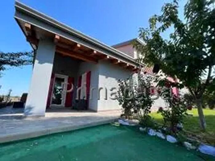 Casa quadrilocale in vendita in Via Nova, Campagnola Emilia