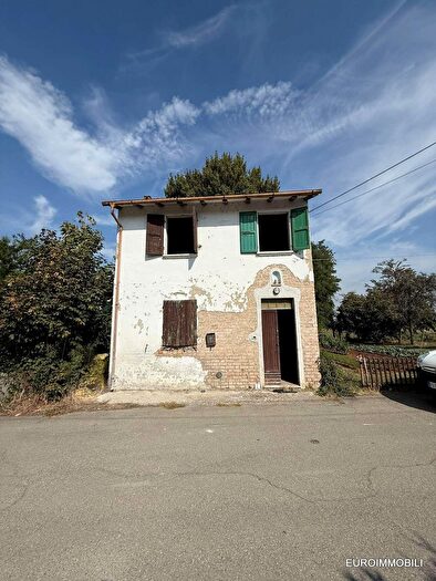 Casa quadrilocale in vendita in Via Monti Vitali, Lesignano De Bagni