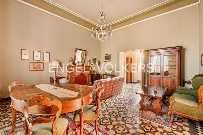 Appartamento con 5 locali in vendita in Corso Carlo Rosselli, Carrara