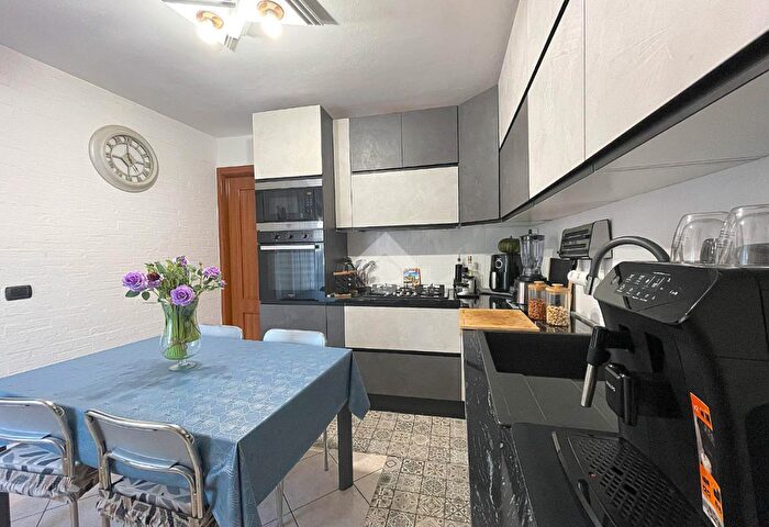 Appartamento trilocale in vendita in Via a Ronzoni, Cermenate