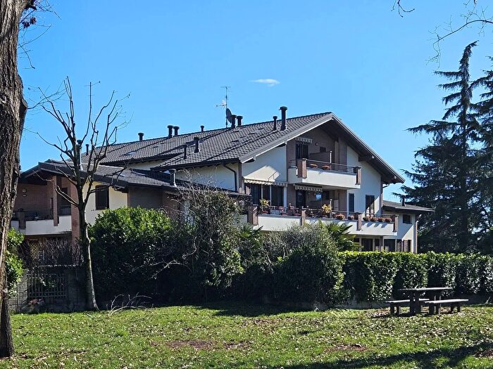 Appartamento trilocale in vendita in Pregnana Milanese