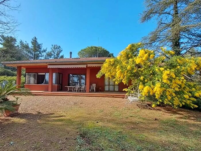 Casa con 18 locali in vendita in Via San Marcello, Jesi