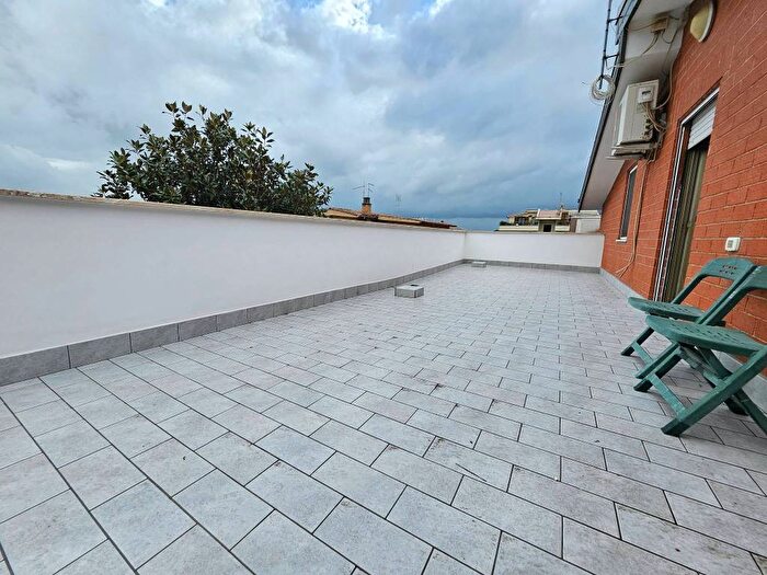 Appartamento bilocale in affitto in Via Luigi Mussini, Acilia, Roma
