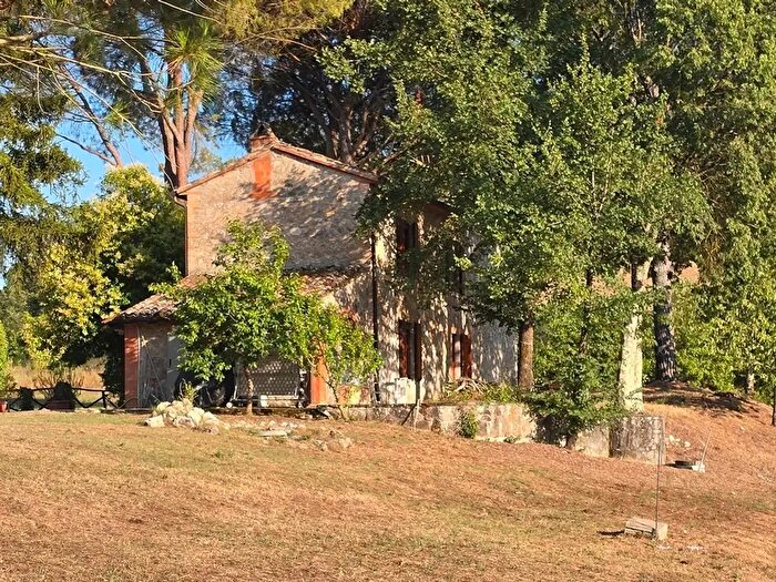 Casa con 7 locali in vendita in Località Sant'Agata, Guardea
