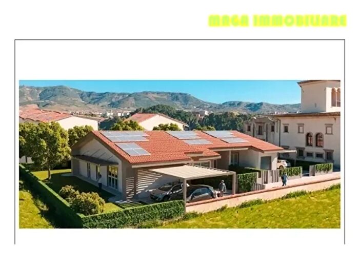 Casa con 5 locali in vendita in Campi Bisenzio