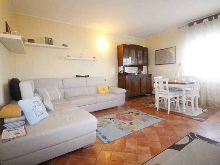 Appartamento quadrilocale in affitto in Via Giuseppe Spinelli, Centro, Caronno Pertusella