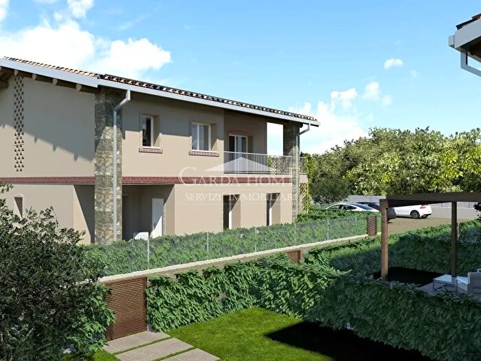 Appartamento quadrilocale in vendita in Via Ettore Andreis, Desenzano Del Garda