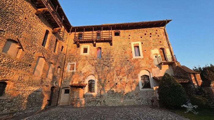 Casa con 20 locali in vendita in Via Venticinque Aprile Cantone Castello Castelletto Cervo Biella Piemonte Italia, Castelletto Cervo