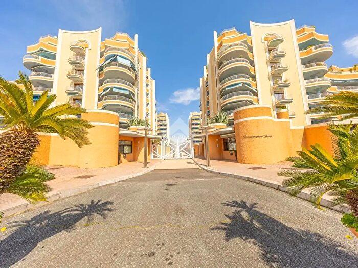 Appartamento quadrilocale in vendita in Via Robert Musil, Roma