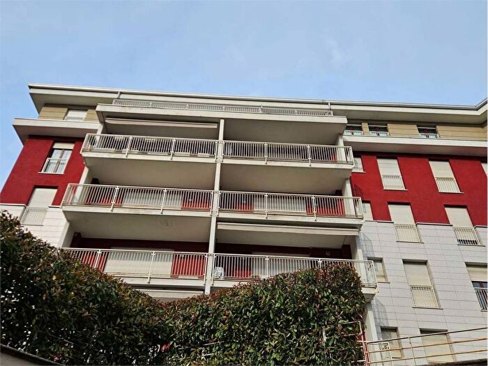 Appartamento trilocale in affitto in Via Bellinzona A, Ponte Chiasso, Como