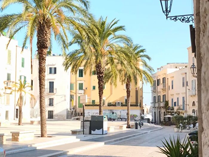 Appartamento monolocale in vendita in Piazza Teatro, Trani