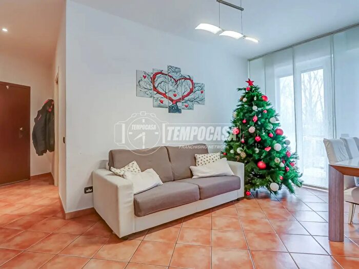 Appartamento trilocale in vendita in Via per Casorate C, Cardano Al Campo