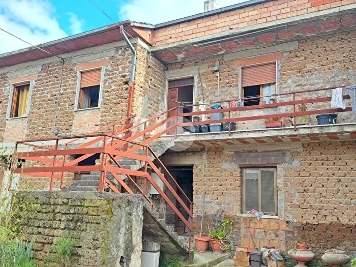 Casa quadrilocale in vendita in Via Cese, Frosinone