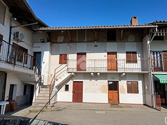 Casa quadrilocale in vendita in Canton Garda, Ivrea