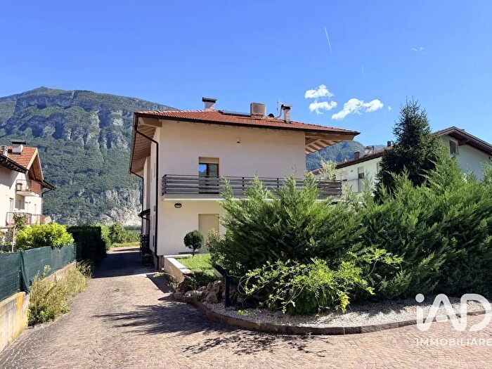 Appartamento con 5 locali in vendita in Via G Pascoli, Aldeno