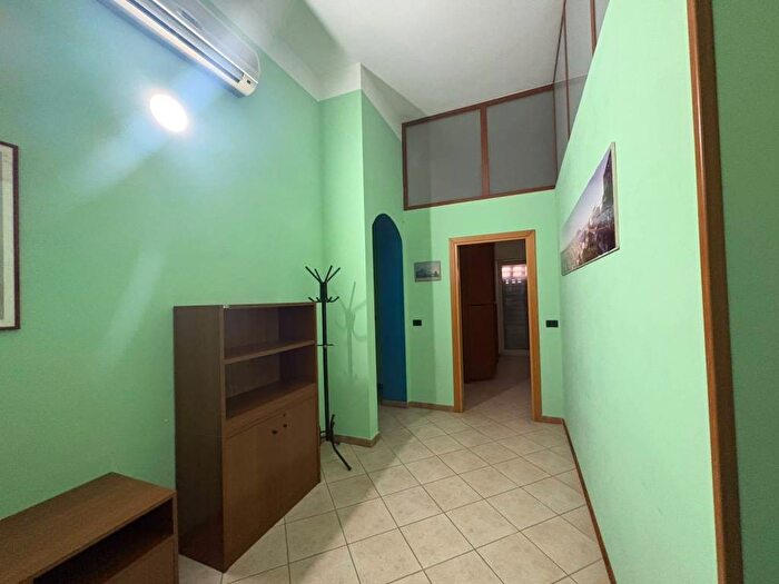 Appartamento trilocale in affitto in Via Vincenzo Bellini, Centro, Casalnuovo di Napoli