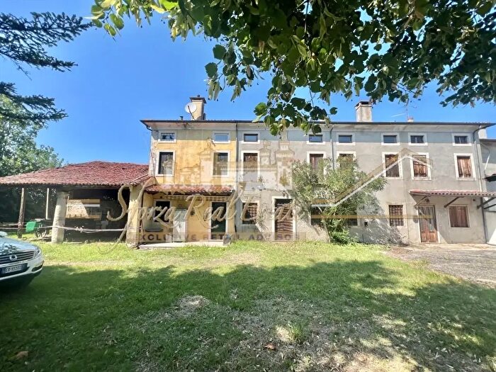Casa con 9 locali in vendita in Via Palladio, Brendola