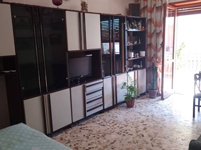 Appartamento quadrilocale in affitto in Via Ferrarecce, Lincoln, Caserta