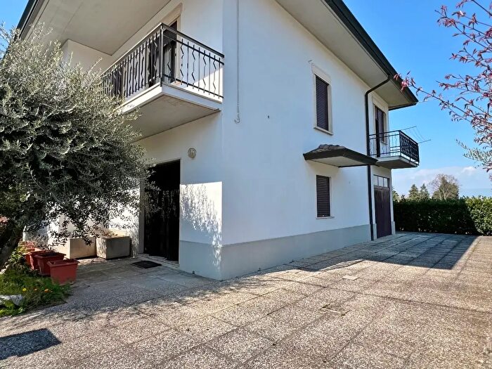 Casa con 6 locali in vendita in Strada della Paglia, Vicenza