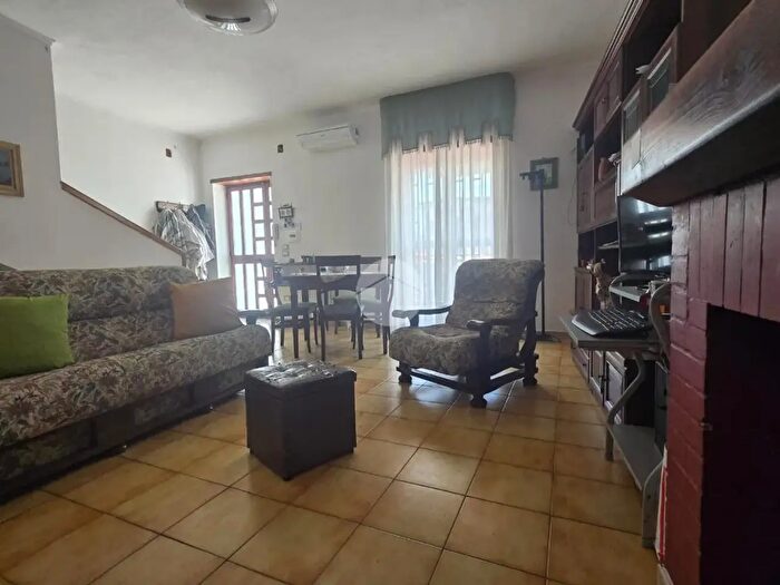 Casa quadrilocale in vendita in Via Case Sante, Giugliano In Campania