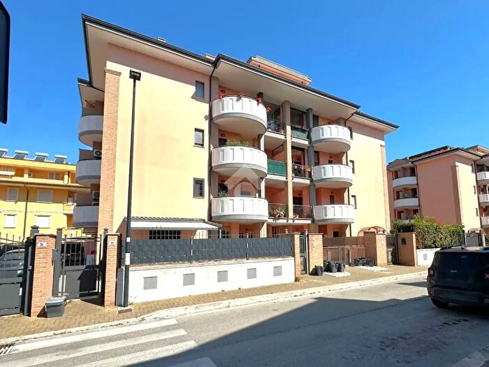 Appartamento trilocale in vendita in Via Sofia, Aprilia